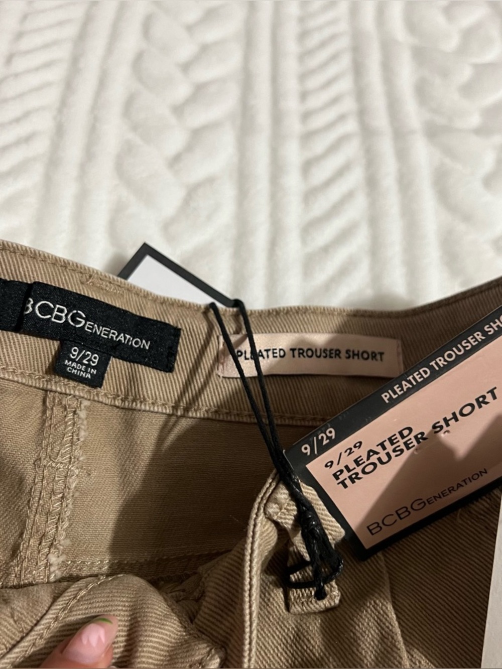 💗 *NEW* BCBGeneration - Khaki Pleated Women’s Shorts - Picture 6 of 9